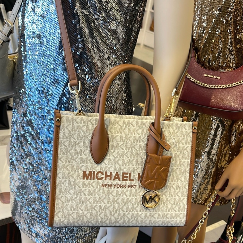 MICHAEL KORS
Mirella Small Logo Crossbody Bag
Vanilla 
NWT - Picture 8 of 16